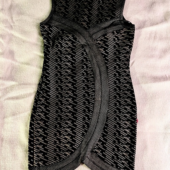 Sleeveless BANDAGE dress Medium/size - Picture 5 of 8